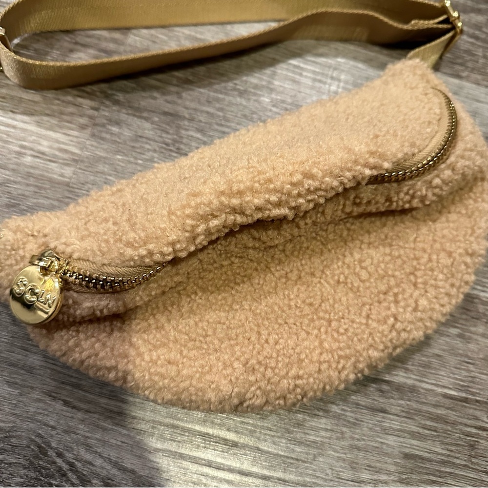Stoney Clover Sherpa Fanny Pack